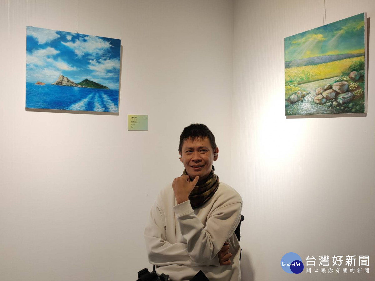 宜蘭龜山島(口畫)作者陳華國。圖/記者鄧富珍攝