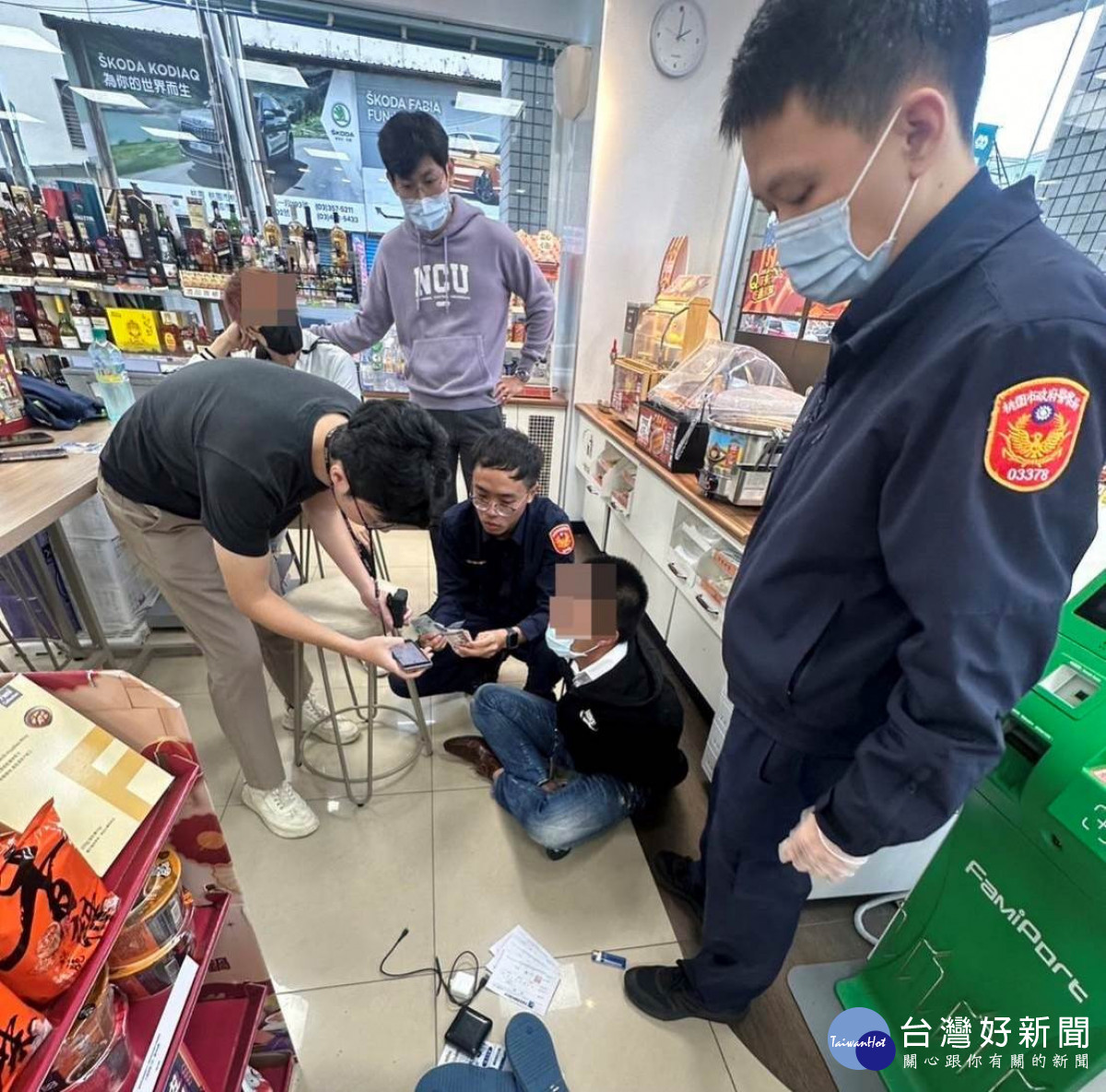 車手被識破想反抗,警立刻壓制逮捕不手軟。