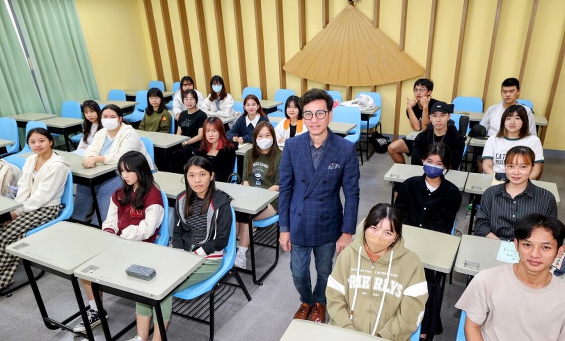 高雄大學東語系學生 訪談越南新住民:克服鄉愁、落地生根; 學習同理心、尊重差異、認同自信展現母親語言文化