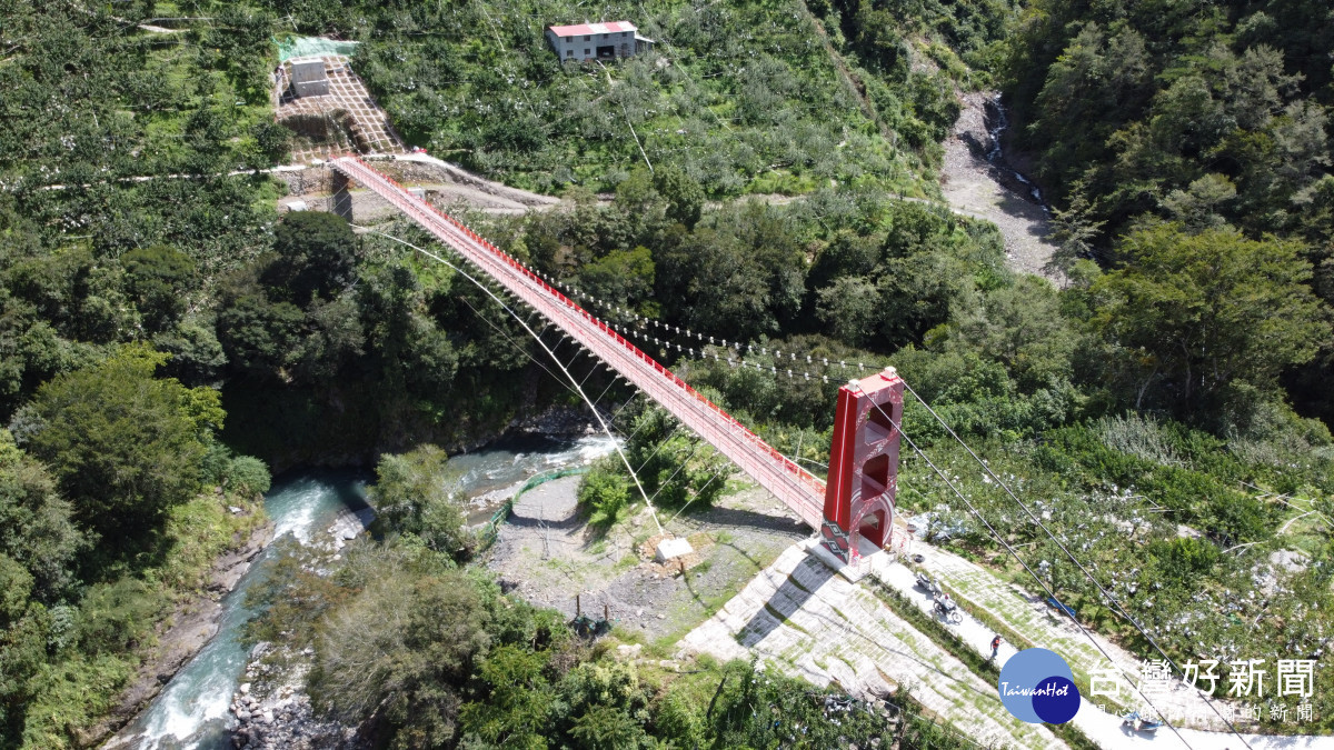環山部落南湖溪新建吊橋