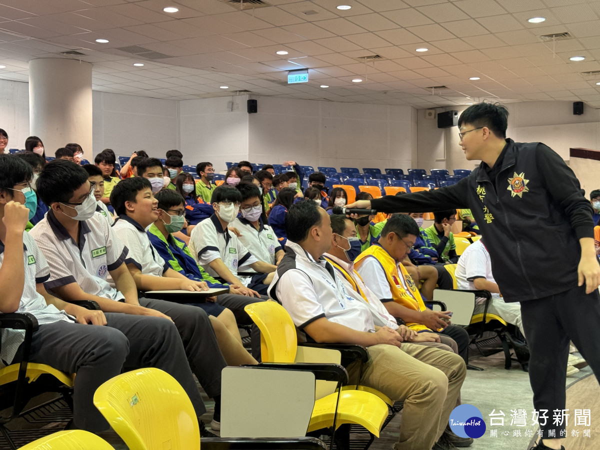 蘆竹警前進校園「識詐」宣導，從小建立識詐觀念。