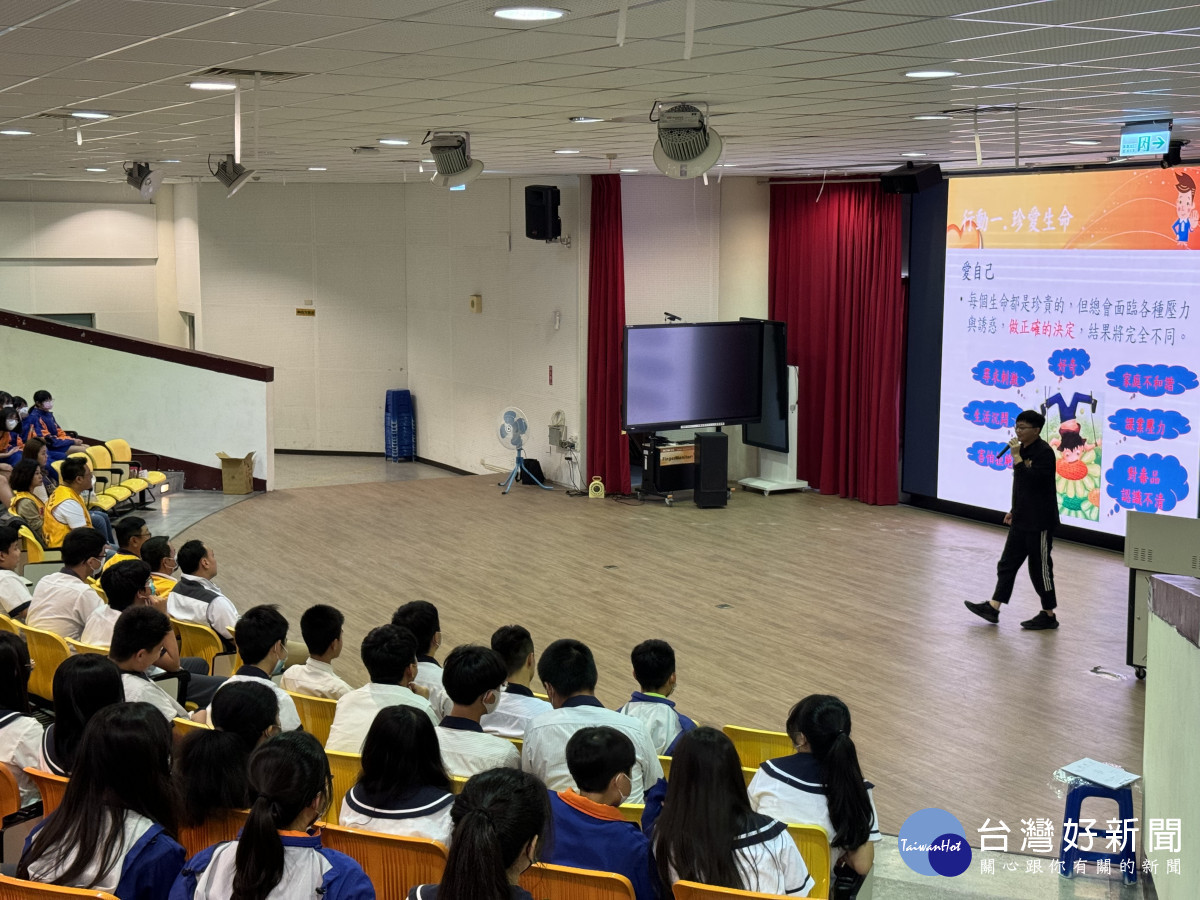 蘆竹警前進校園「識詐」宣導,從小建立識詐觀念。