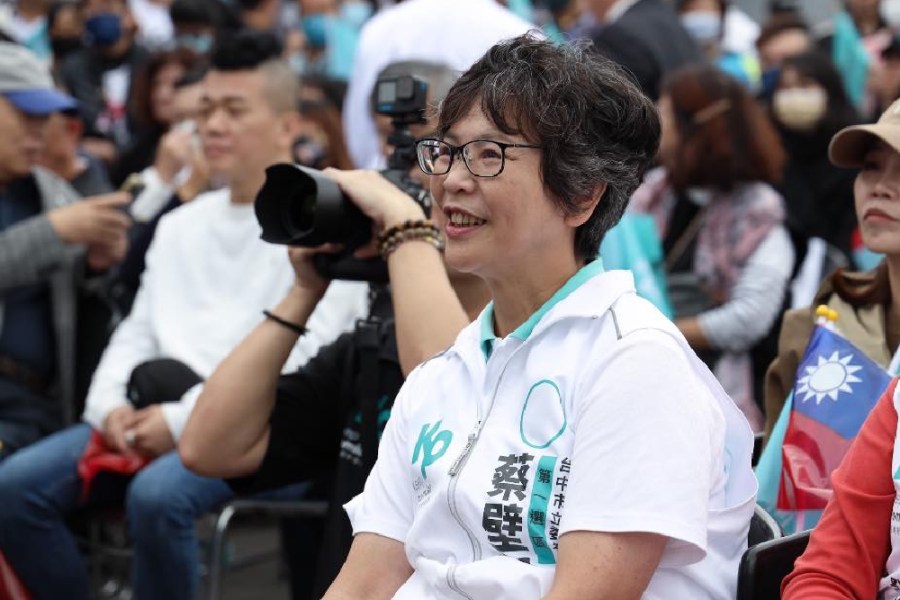 韓國瑜廟口開講為蔡壁如 集結深藍票倉追民調 224 韓國瑜廟口開講為蔡壁如 集結深藍票倉追民調 223