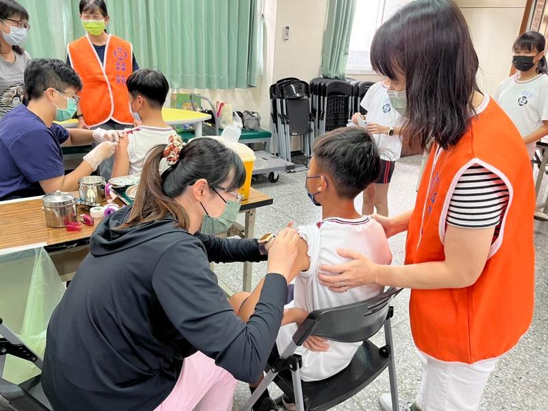 打流感疫苗送好禮! 中市「學生接種週」12/11開跑