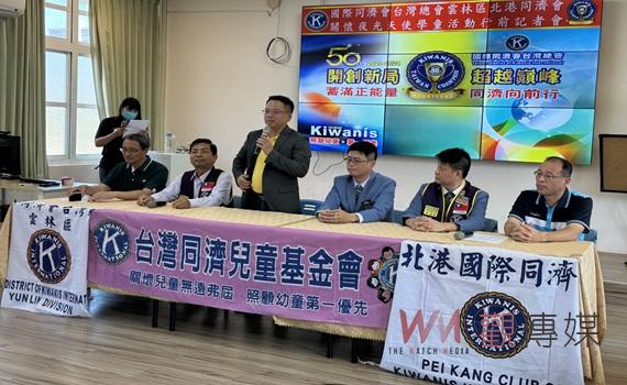 (有影片)/夜光天使排餐炒泡麵關懷展開 議員蔡岳儒呼籲社會共襄盛舉