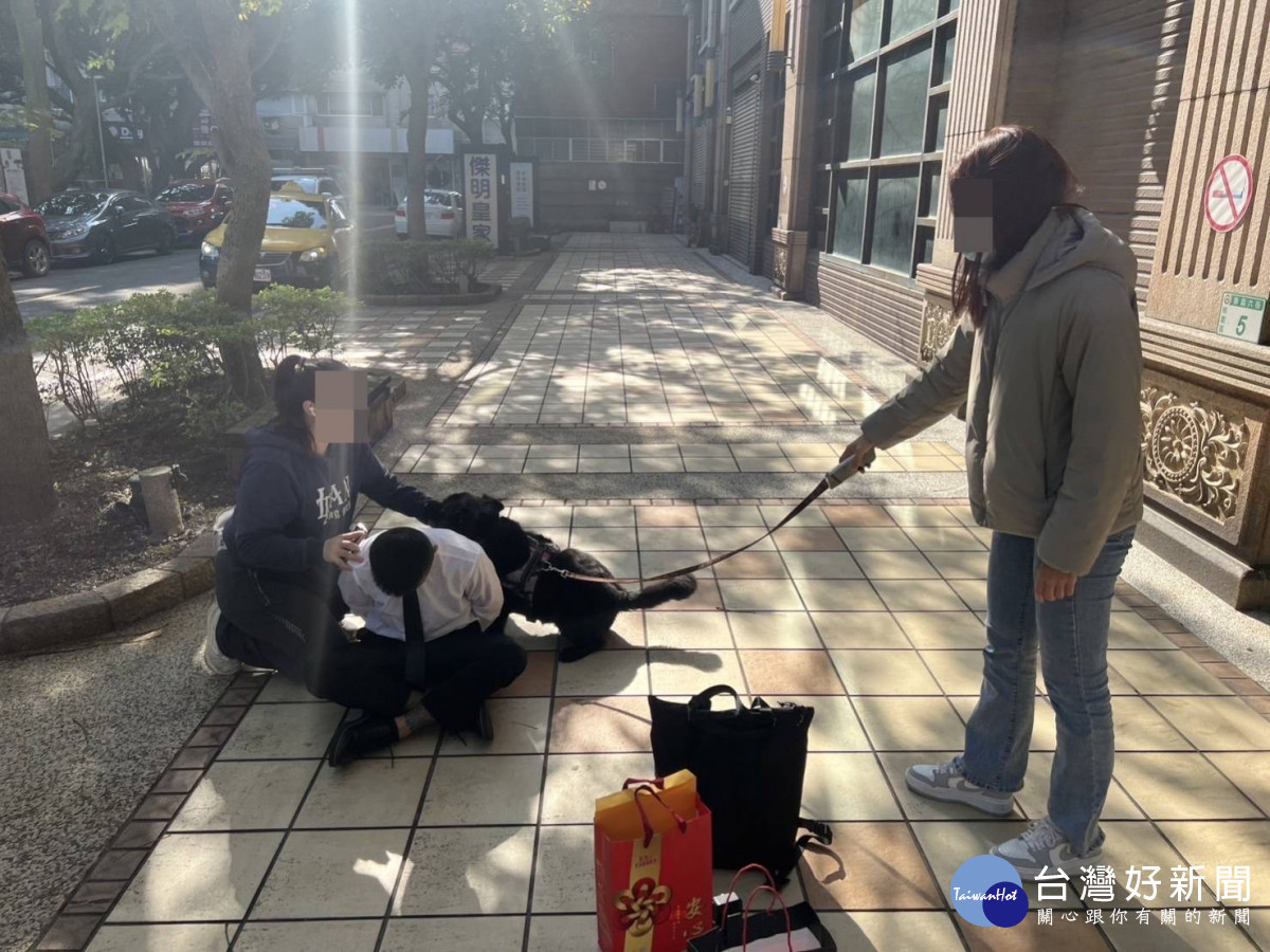 所犬妞妞出任務逮捕車手。