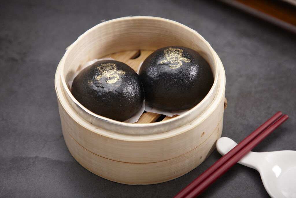 黑潮襲來,視覺衝擊的黑金流沙包。