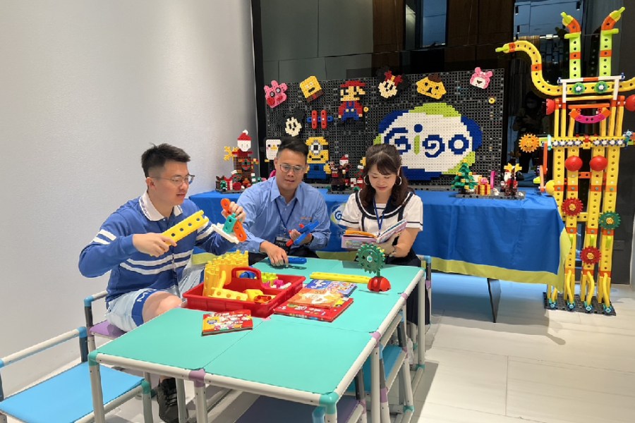 侯康台中競總在盧秀燕本命區 藍白雙色象徵跨黨派合作 215