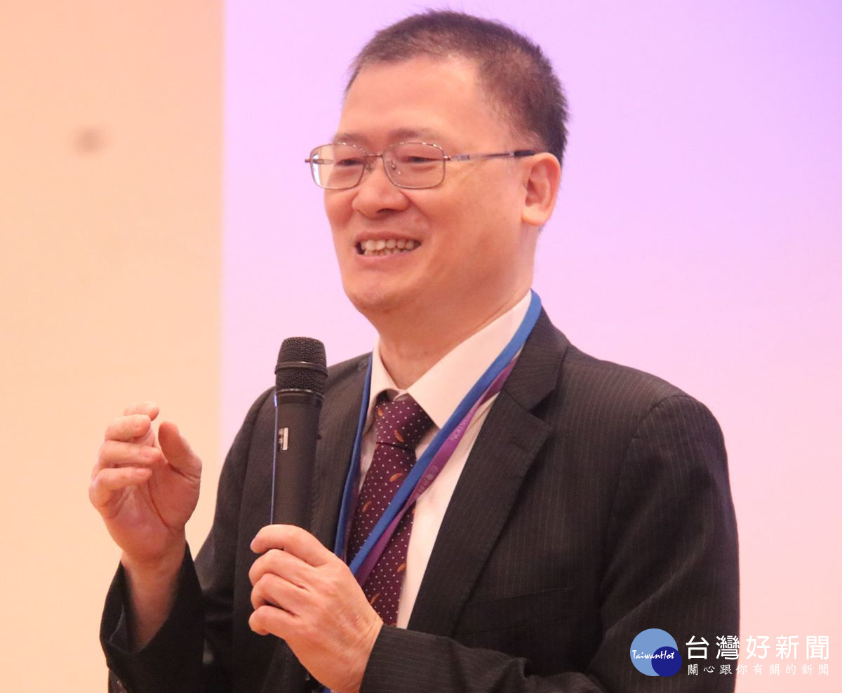 成大醫院李經維院長認為面對人口老化、智慧醫療的發展勢在必行