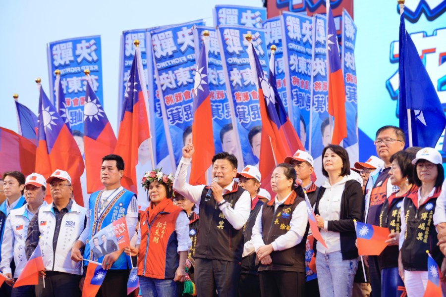 五萬人湧入造勢現場力挺 傅崐萁:政黨輪替花蓮才會好 248 國民黨正、副總統參選人侯友宜、趙少康10日與國民黨立委參選人傅崐萁成立聯合競選總部