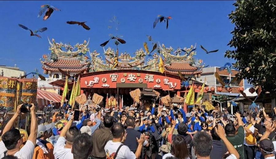 朴子配天宮巡安賜福遶境活動 駐駕東石型厝福安宮「百鳥朝鳳」盛大登場