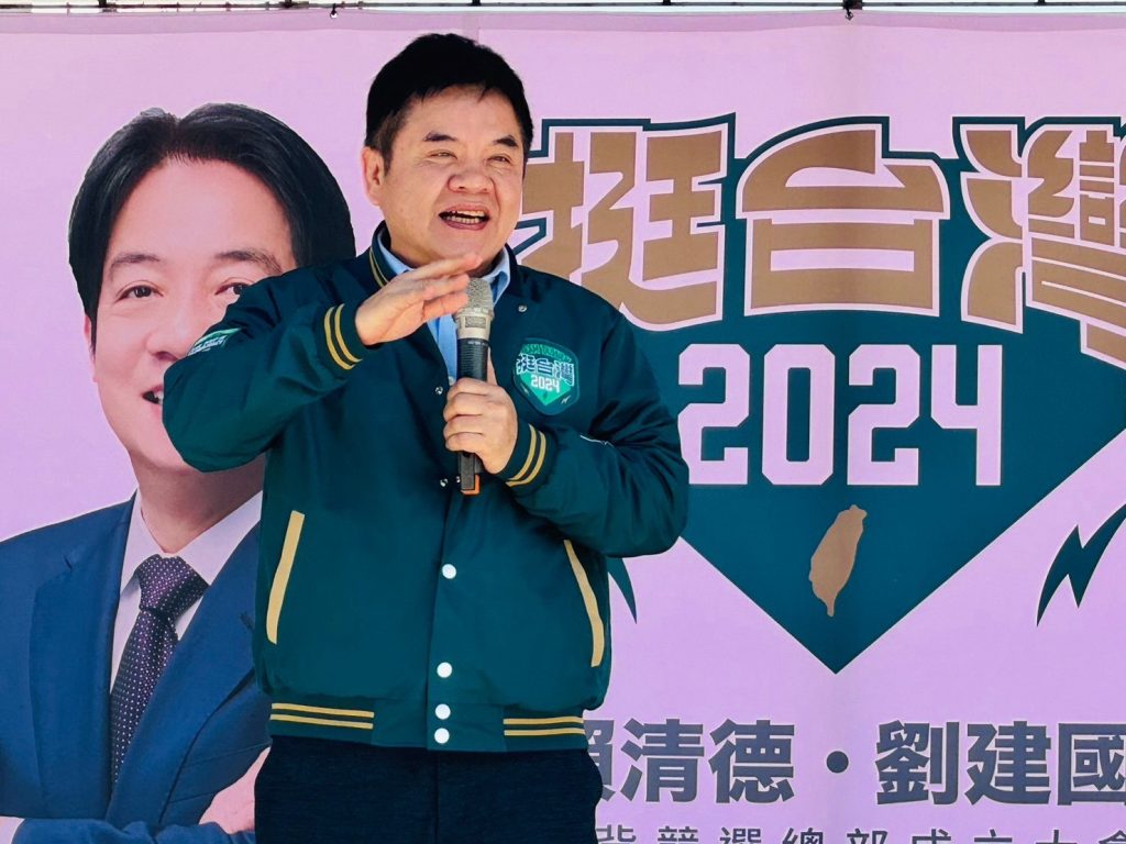 立委莊瑞雄會中肯定劉建國對農民們的貢獻。(記者林金聖翻攝)