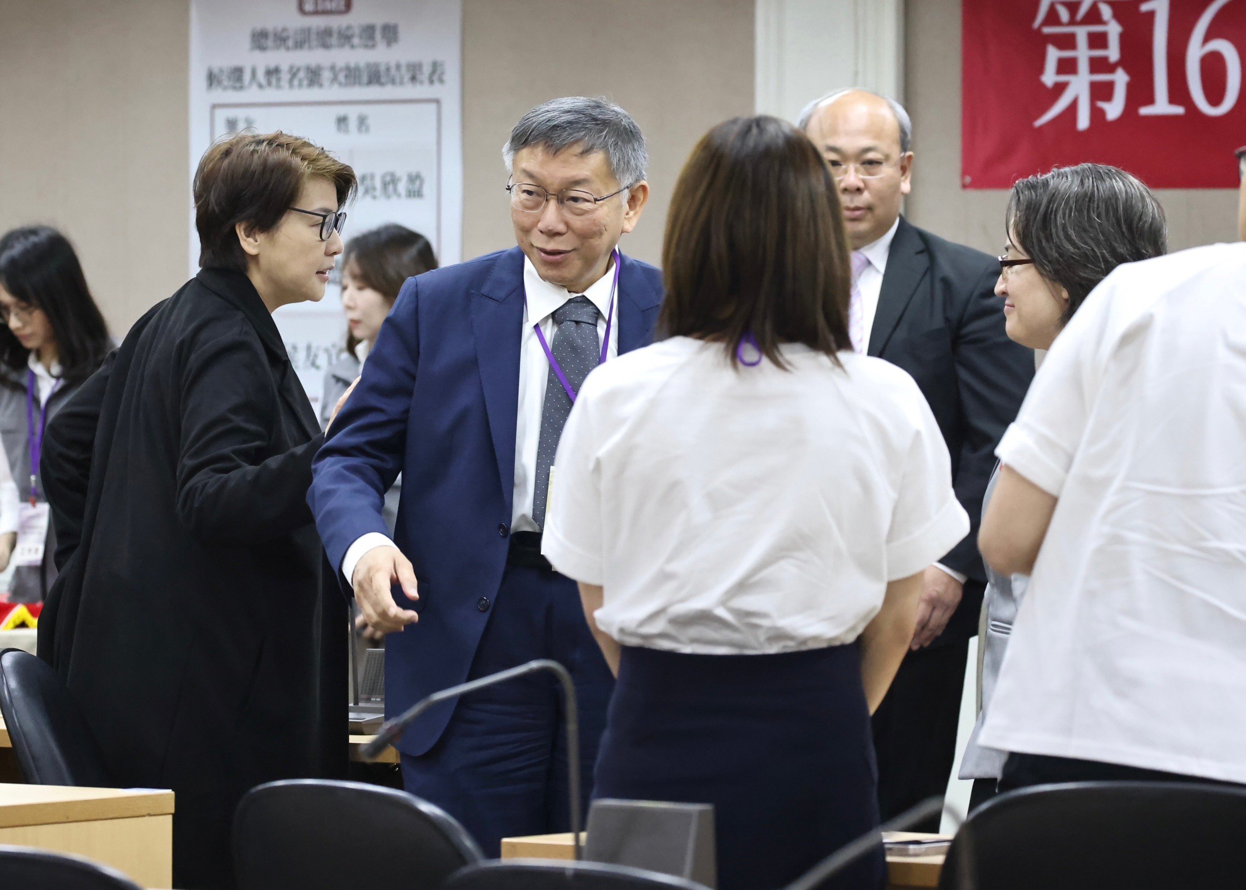 柯文哲上午赴中選會抽總統選舉候選人號次。林啟弘攝