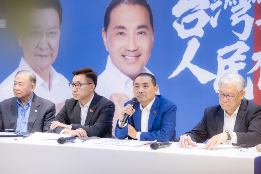 提四大國防主張 侯友宜:軍人加薪百億 打造善戰靈活國軍 180 國民黨總統候選人侯友宜11日與國民黨副主席夏立言、立委江啟臣、不分區立委參選人陳永康上將,及台大政治系教授左正東,共同召開國防與外交政策發布記者會。
