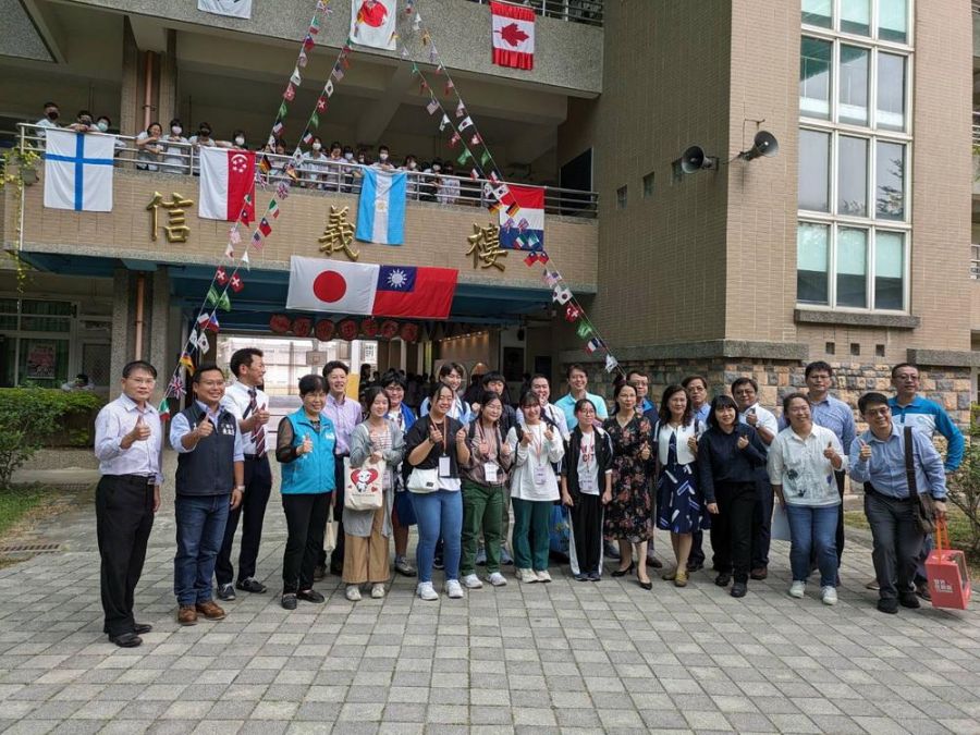 日本岩手縣岩泉町中學來台 訪新港國中學子熱情歡迎