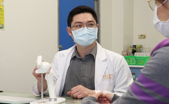 懷孕罹罕見髖關節壞死    微創正前開髖關節置換手術樂享天倫