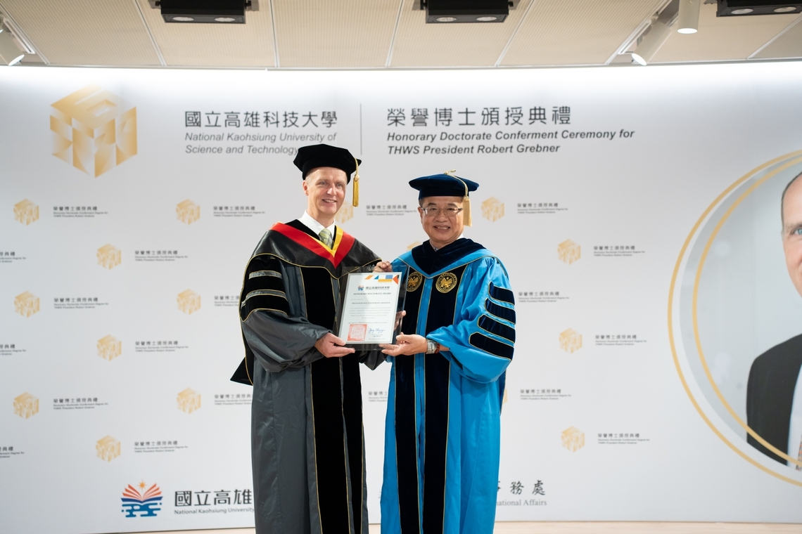 漾新聞|高科大頒發榮譽博士予德國姐妹校校長 強化兩校在機器人課程的合作交流