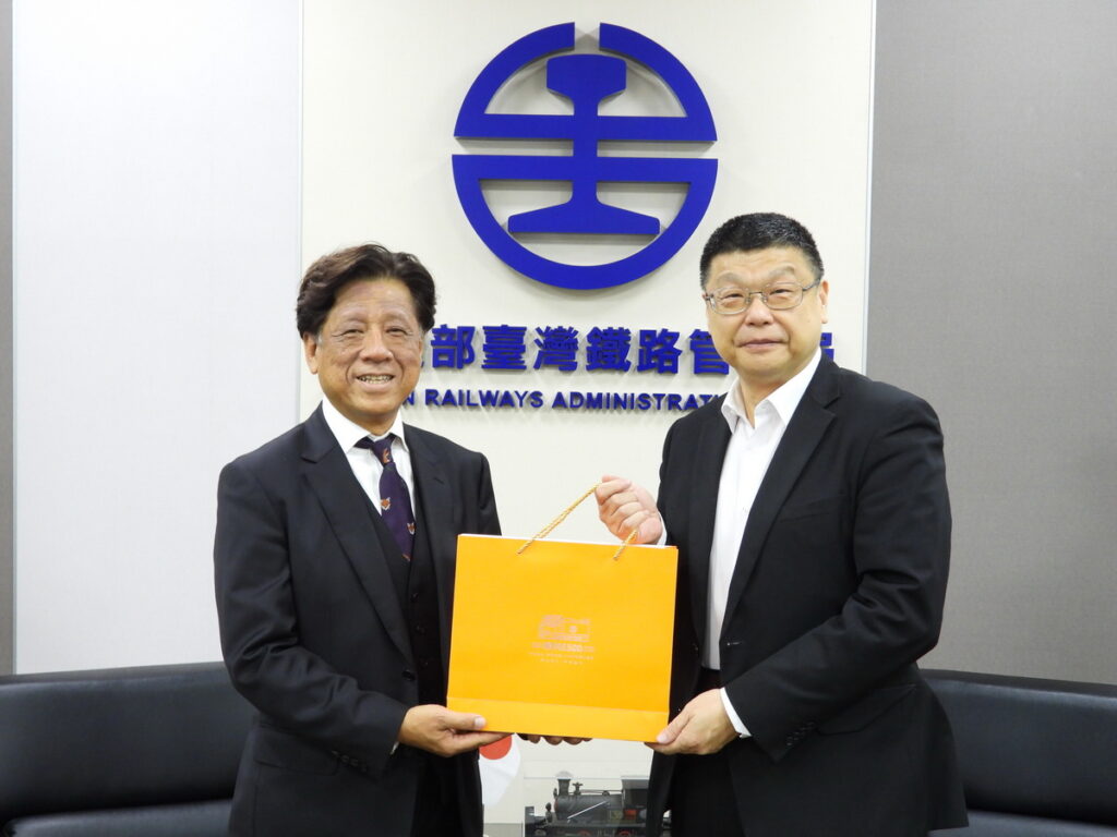 臺鐵局為拓展鐵道模型市場,首度與日本知名鐵路模型製造公司KATO進行聯名合作簽約!