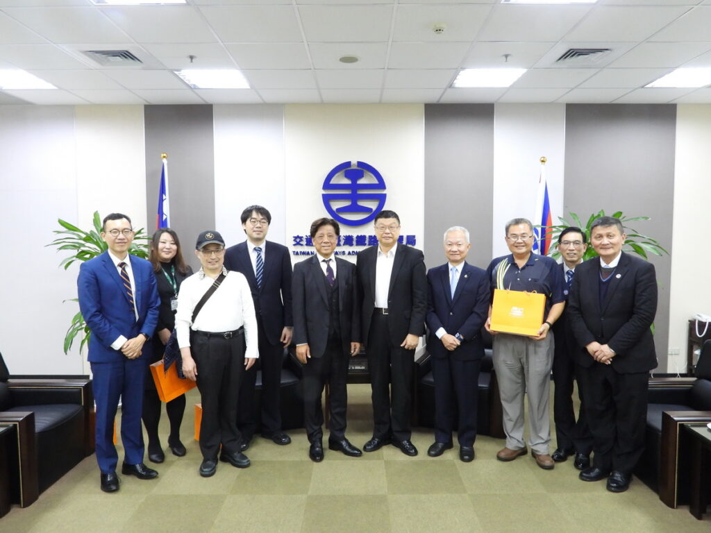 臺鐵局為拓展鐵道模型市場,首度與日本知名鐵路模型製造公司KATO進行聯名合作簽約!