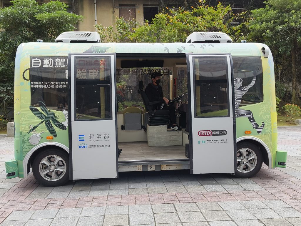 臺灣首獲全球最高汽車技術大獎 自駕系統隊列 精準有效率。(攝影/蔡昀臻拍攝)
