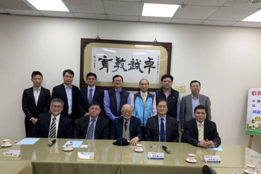 泓筌科技郭明潔贈900萬回饋母校 助經濟弱勢學生獎學金 252 泓筌科技郭明潔贈900萬回饋母校 助經濟弱勢學生獎學金 251