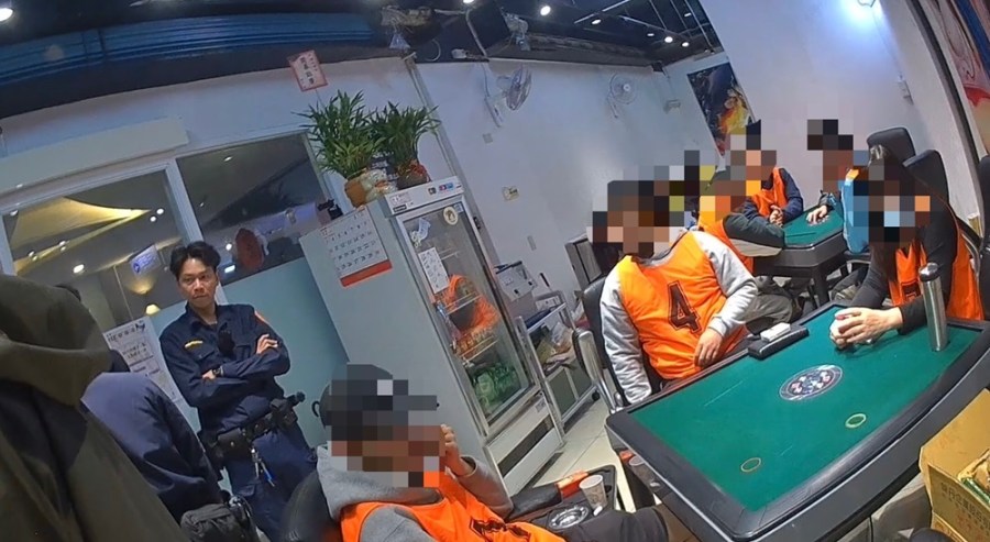 棋牌社掛羊頭賣狗肉聚賭 加line貼教戰守則躲警仍被逮 198 cnews204231212a11