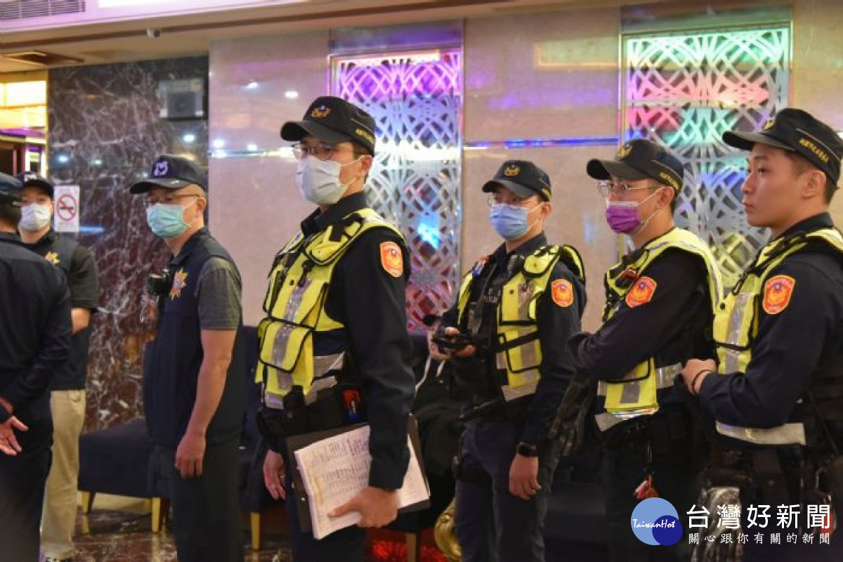 桃園市政府警察局執行「全國性擴大臨檢」，展現霹靂執法決心，確保選舉期間治安平穩。 <br /><br /> <br /><br /> 