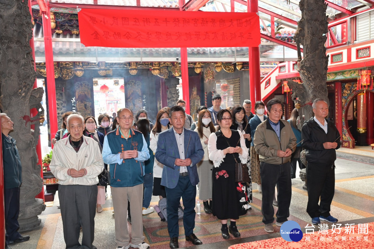 桃園大廟景福宮頒發助學金 桃園市有236 位學生受惠