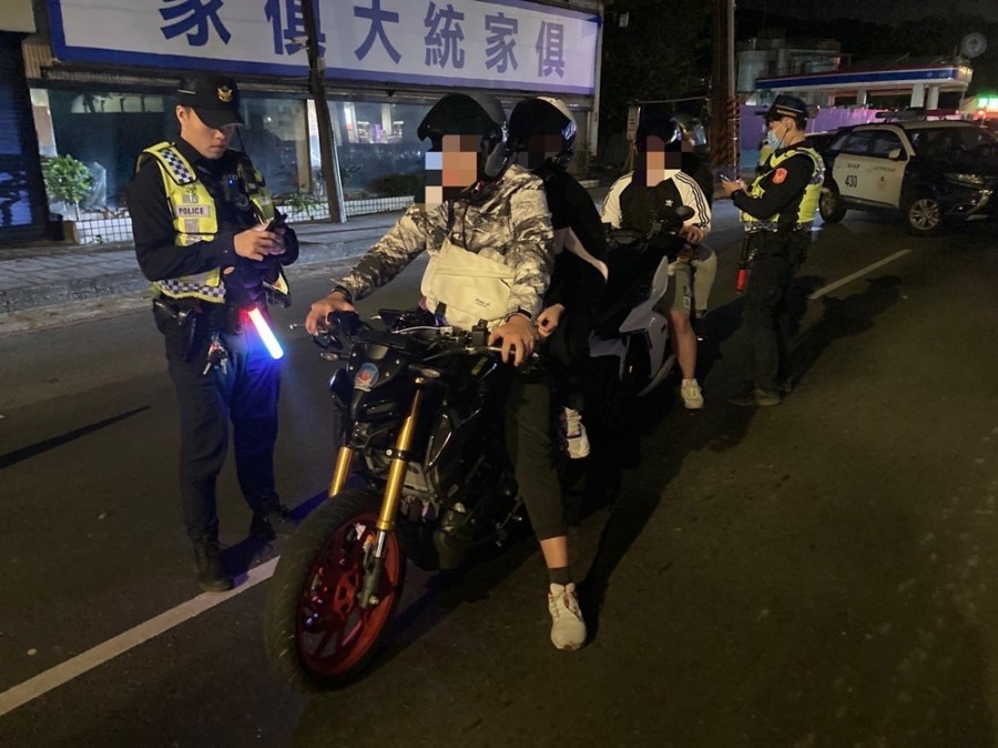 擴大臨檢 新北警一晚查獲涉違法案67件109人 215 cnews204231213a10