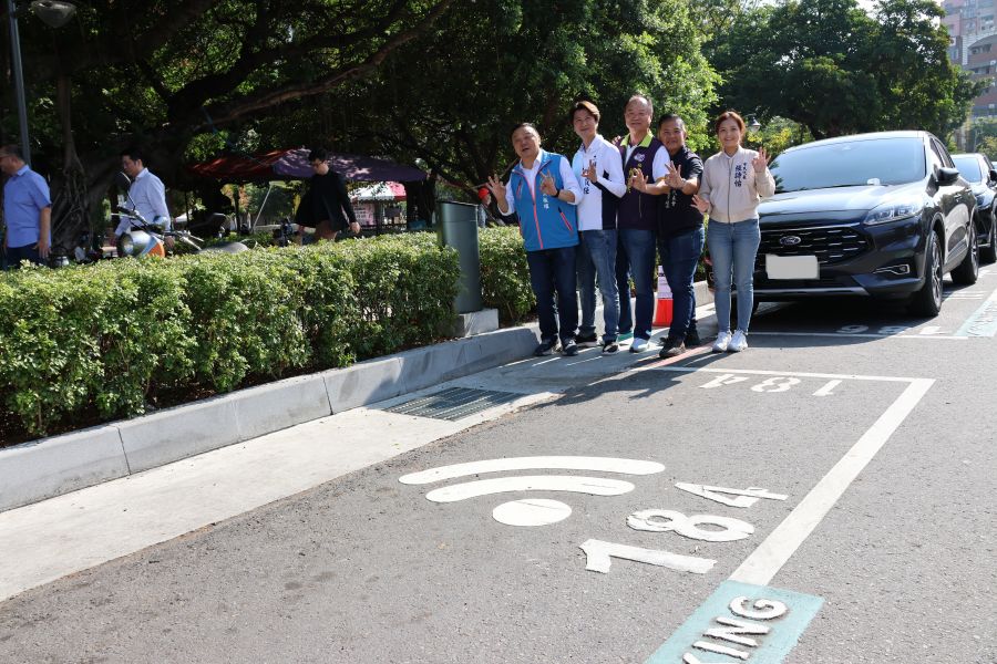 率先全彰化 員林市停車智慧柱啟用