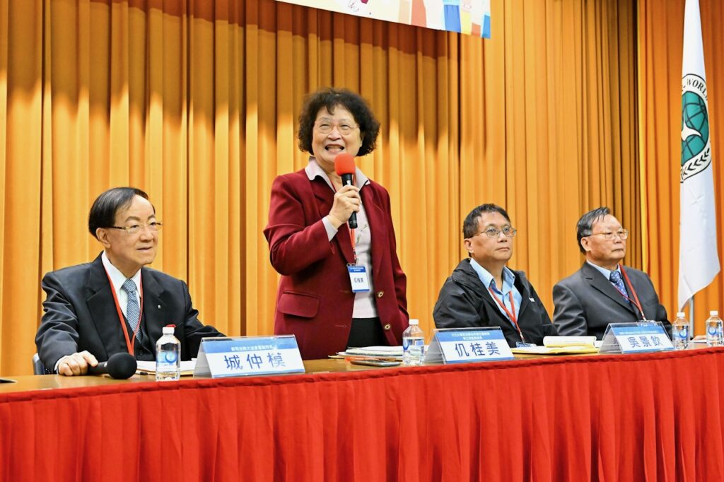 ▲前監察委員仉桂美指出,人權的尊重是普世價值,不應有政治介入。並以太極門案為例指出,宗教信仰自由在憲法明文規定。呼籲民主國家一定是權力分權制衡,不能有獨大的權力。(記者晨曦翻攝)