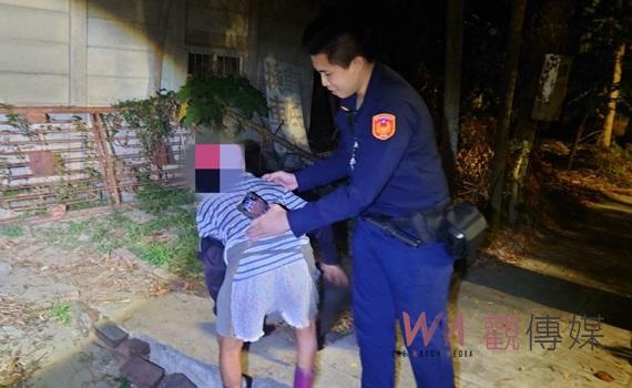 八旬婦散步忘了回家路 斗南警暖心護送老婦到家
