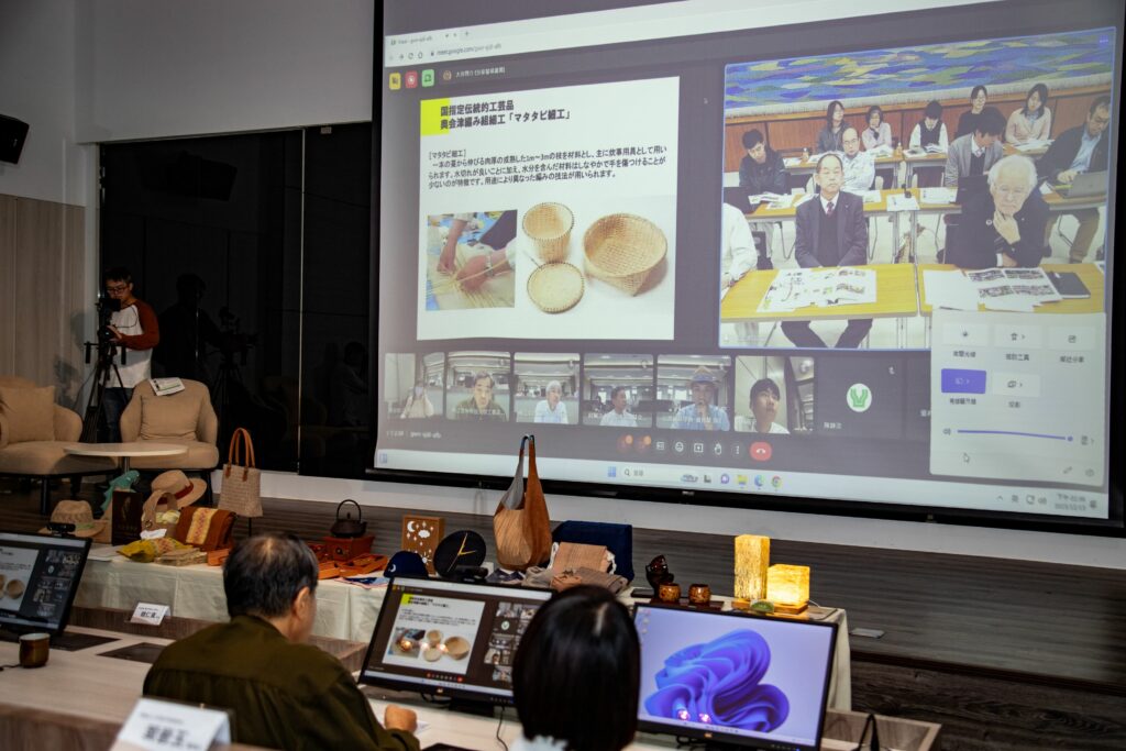 日本福島縣三島町生活工藝館五十嵐義展館長分享日本會津工人祭。(圖/工藝中心提供)