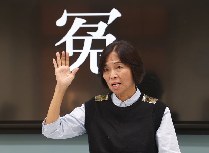 中選會15日審查立委候選人資格,登記參選台南第5選區的國民黨市議員王家貞確定不符資格。中央社