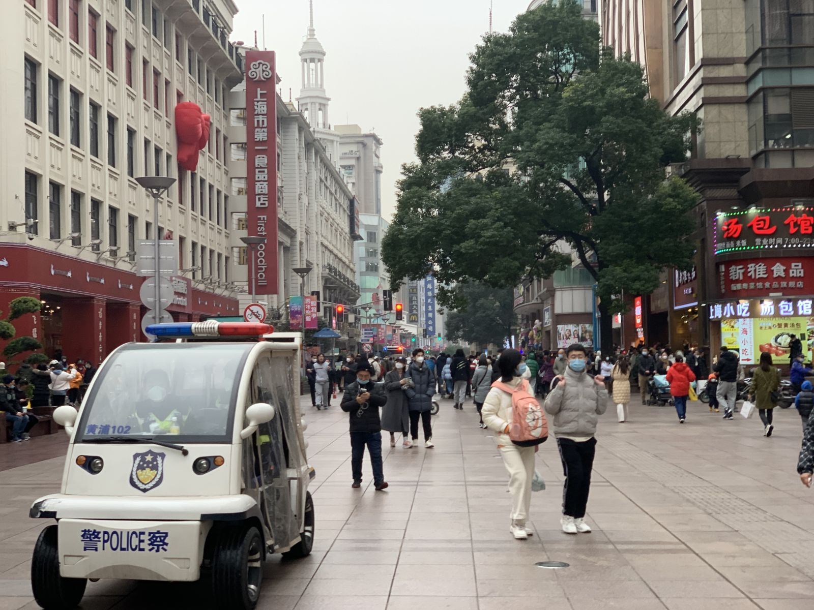 中國通貨緊縮風險正在擴大中,圖為上海街景。資料照片