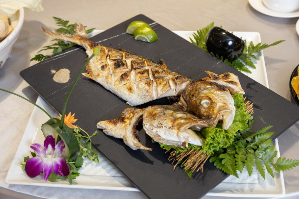 「鹽烤雙吃魚」皮香酥,肉鮮美