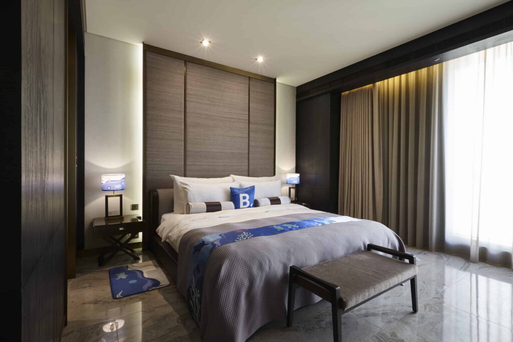 歡慶登台十周年!Booking.com 台灣重磅推出「十」周年主題房!驚喜回饋價「十」元入住萬元套房 !(圖片由Booking.com提供...