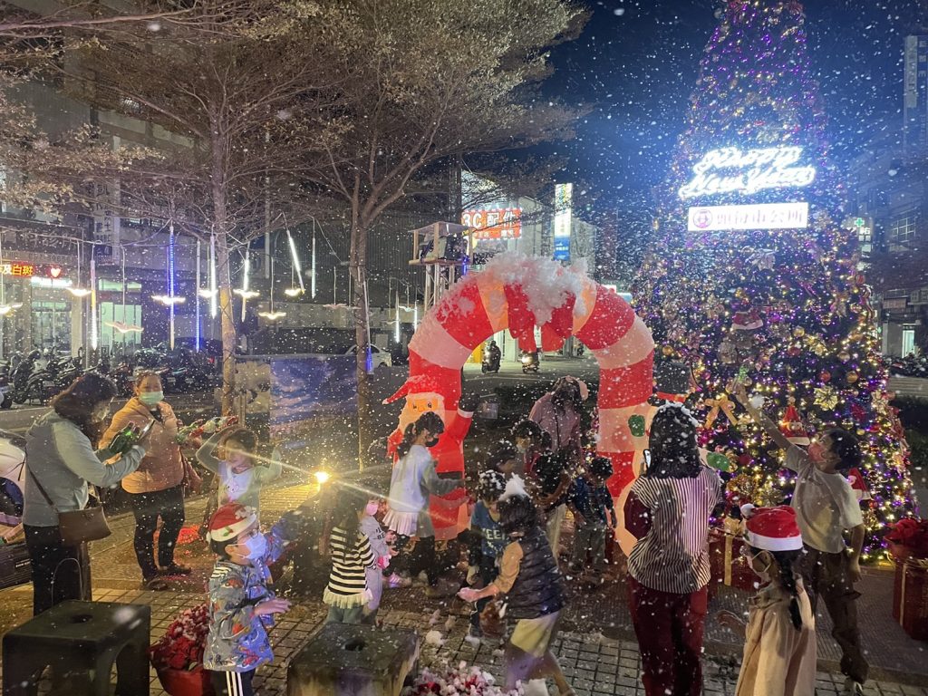 頭份市長羅雪珠誠摯邀請鄉親來參與「好客頭份叮叮噹」系列活動,一起來送舊迎新
