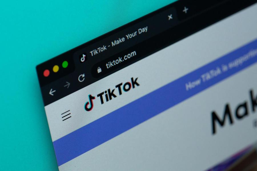 【臺灣調查網】全球民調/美國 TikTok禁令在蒙州急喊卡後 美民意再顯分歧 208 Solen Feyissa Rd5z0k1ls7k Unsplash