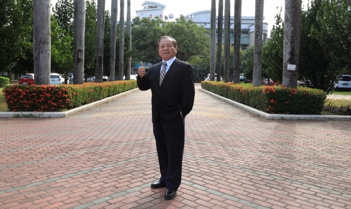 教育家人物典範 CEO校長楊長鉿:為學生找出路,培養會讀又會玩的一流人才
