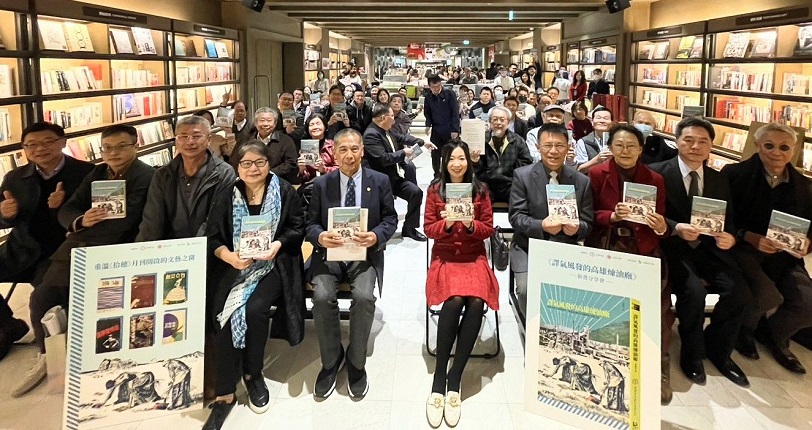 可能是 5 個人和文字的圖像