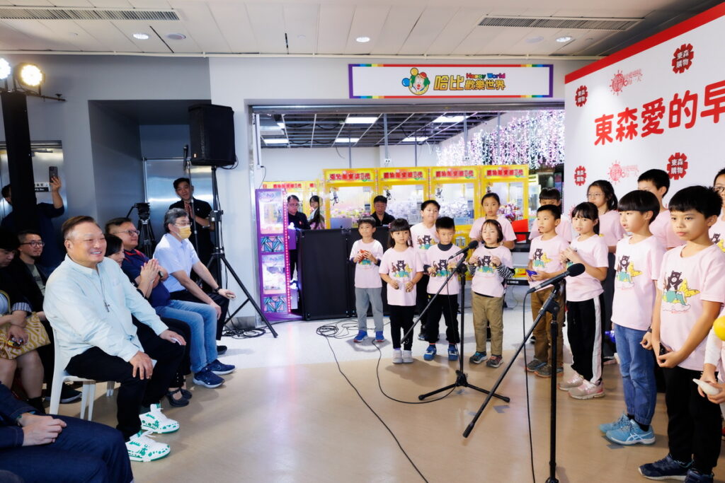 台中福民國小帶來精彩表演,讓大家聽得陶醉。