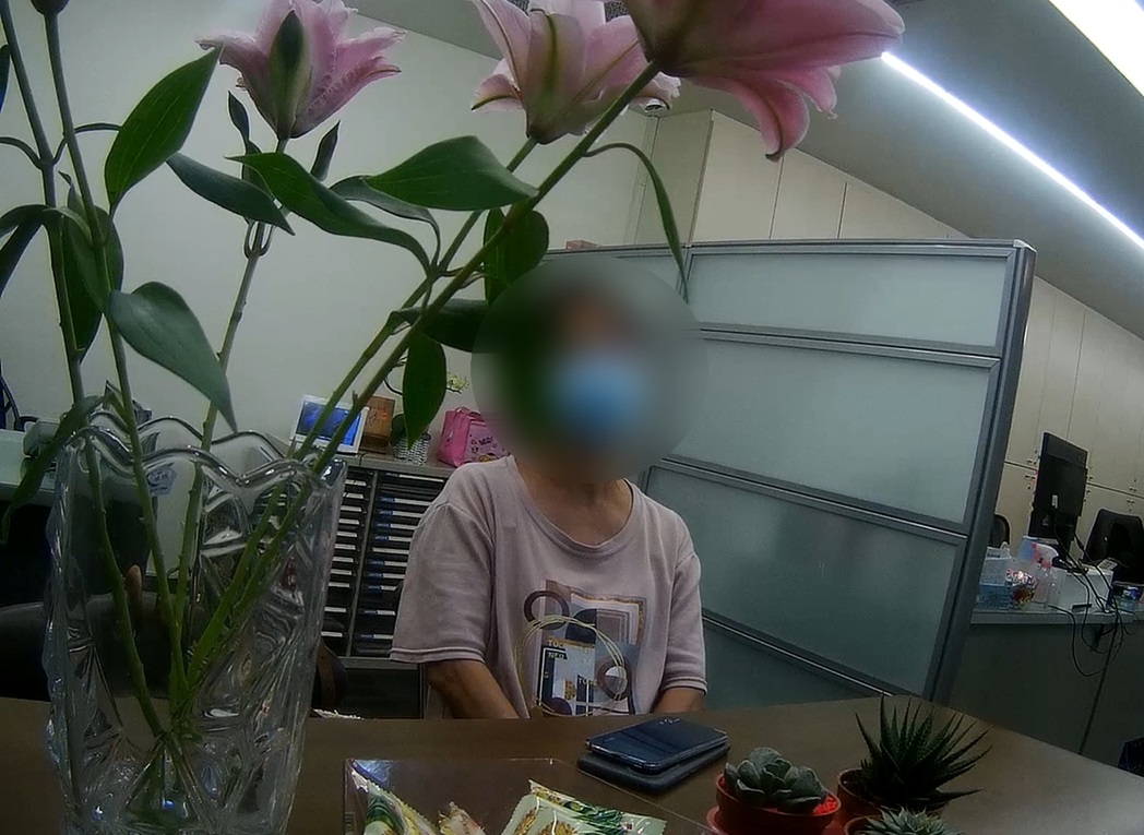 ▲圖說:陸友人呷好逗相報,婦人躍躍欲試要匯款投資虛擬幣、差點受騙 (圖/台中市政府提供)