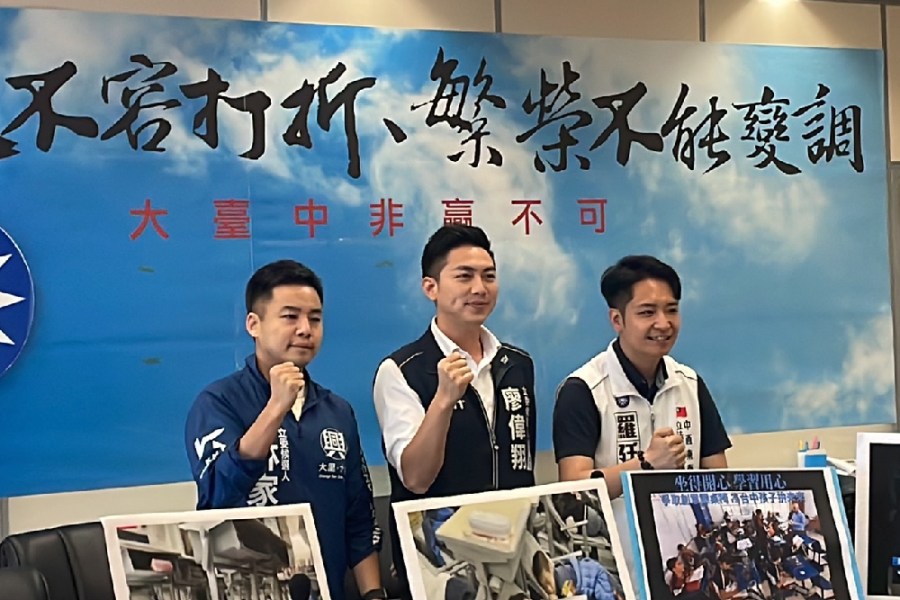 汰換課桌椅淪為藍綠口水? 中市教育局:做應做的事 200 汰換課桌椅淪為藍綠口水? 中市教育局:做應做的事 199