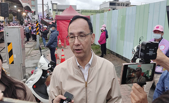 柯文哲自詡像耶穌、蔣經國 朱立倫：我們都做自己