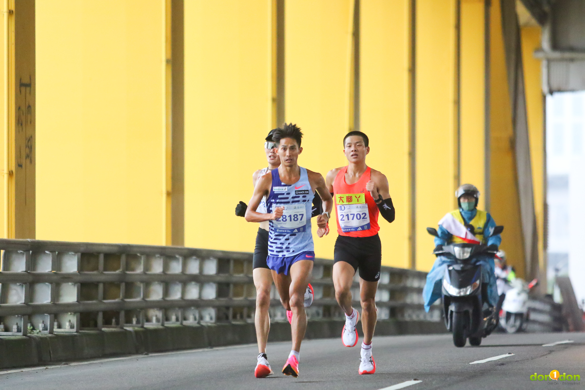 半程馬拉松男子領先集團。攝影：趴趴牛