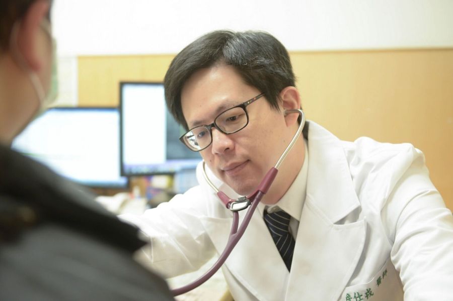他腸胃道出血、血便反覆住院還洗腎! 竟是罕見這病找上門 280 他腸胃道出血、血便反覆住院還洗腎! 竟是罕見這病找上門 279