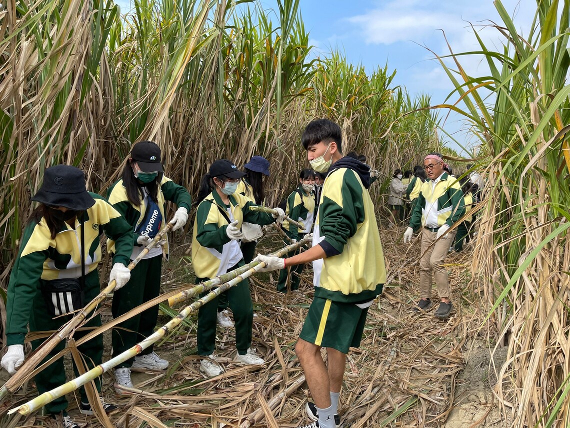 漾新聞|台糖與高餐大產學合作台灣甘蔗蘭姆酒奪世界烈酒大賽銀牌