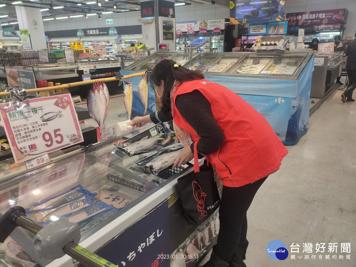 蔬果、生鮮食材及禽畜肉後市場監測均列入經常性重點業務。（南投衛生局提供）