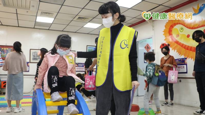 孩子戴口罩影響發展怎麼辦? 職能治療闖關遊戲助篩檢